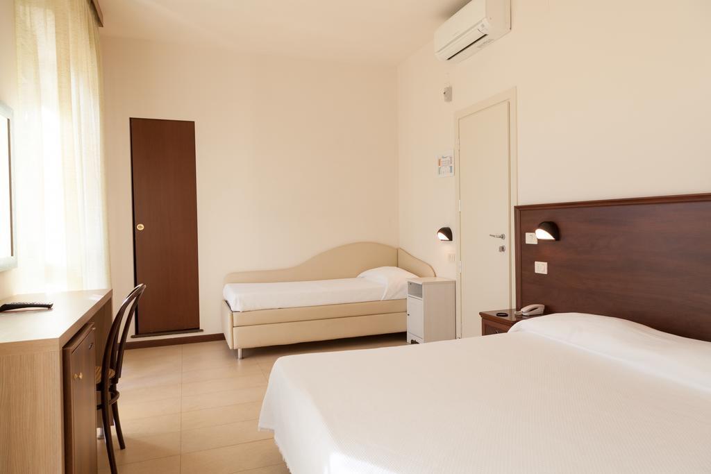 Hotel Metropol Pesaro Eksteriør bilde